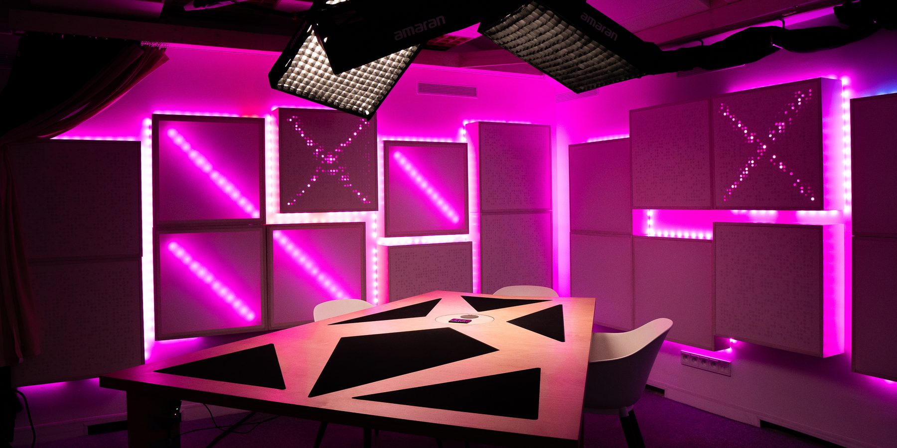 Studio Loud & Clear – nálada