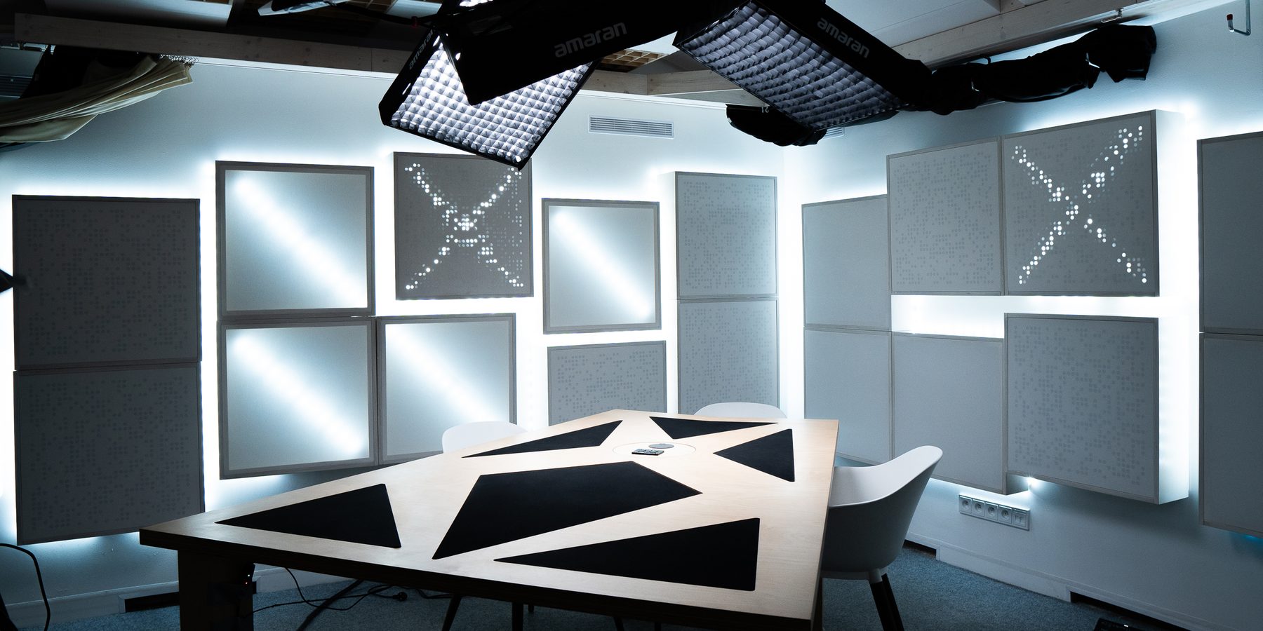 Studio Loud & Clear – nálada